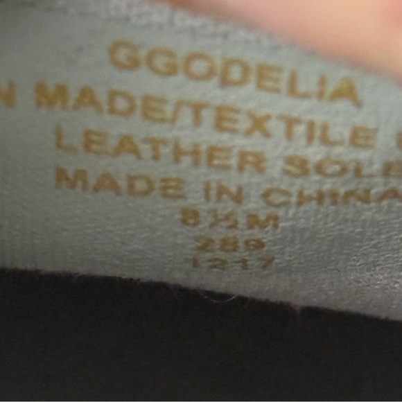 G by Guess Odelia Front Twist White Slip On Shoe Size 8.5M - Picture 9 of 9